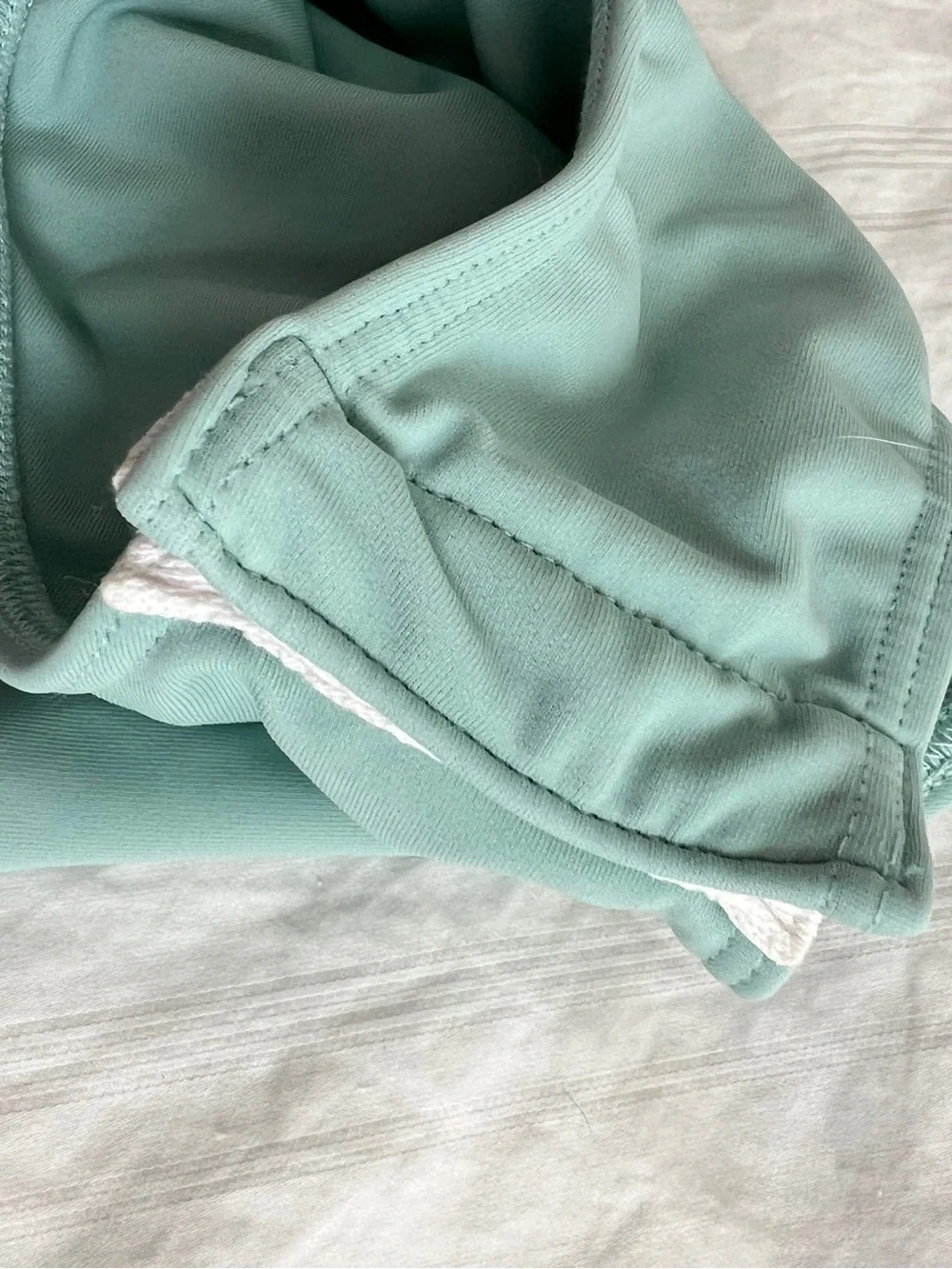 Montce mint colored